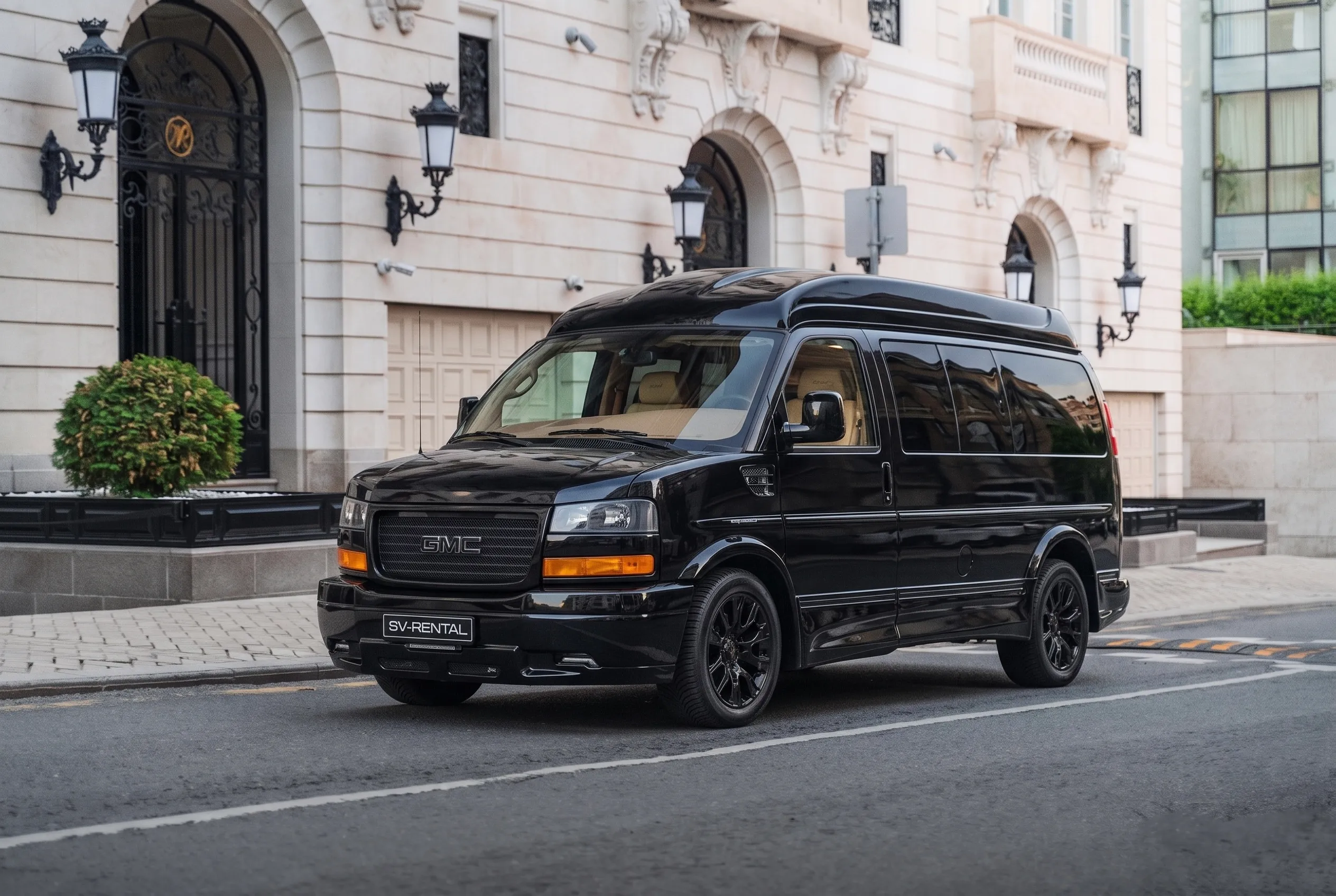GMC Savana фото 1