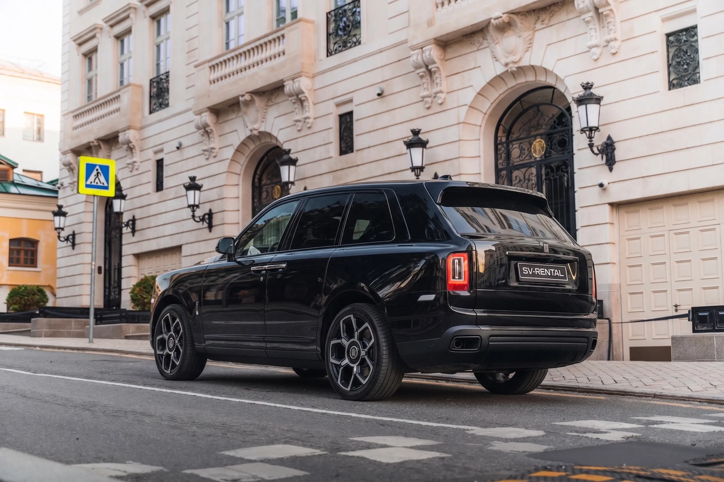 Rolls-Royce Cullinan фото 2