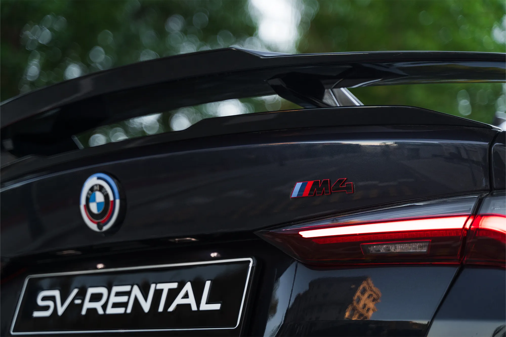 BMW M4 Jahre Edition фото 8