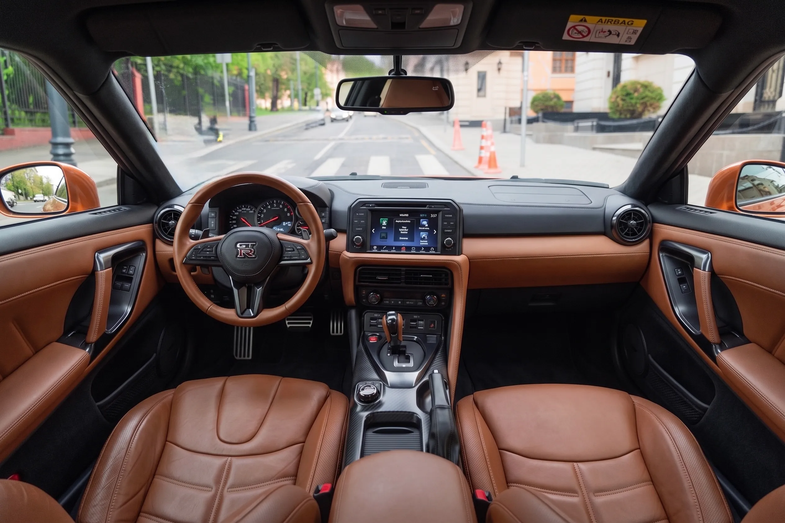 Nissan GT-R фото 4