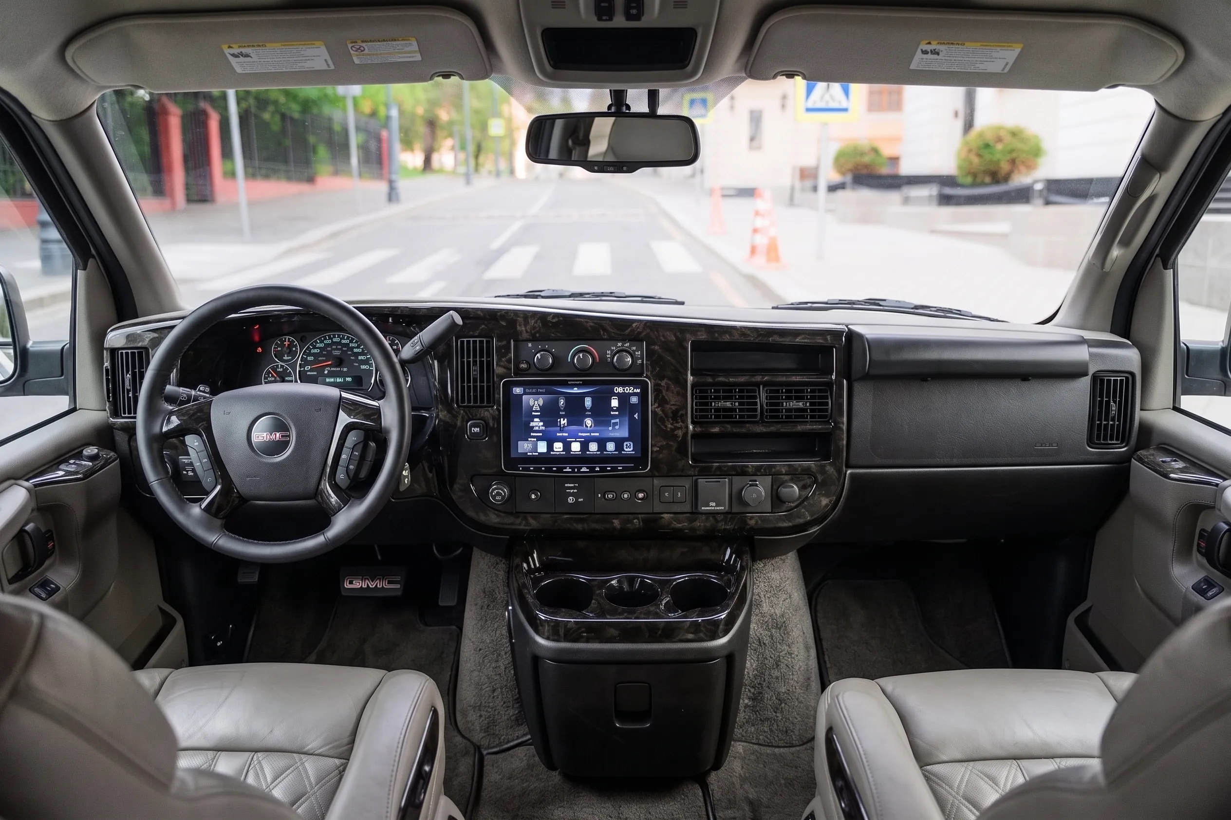 GMC Savana фото 3