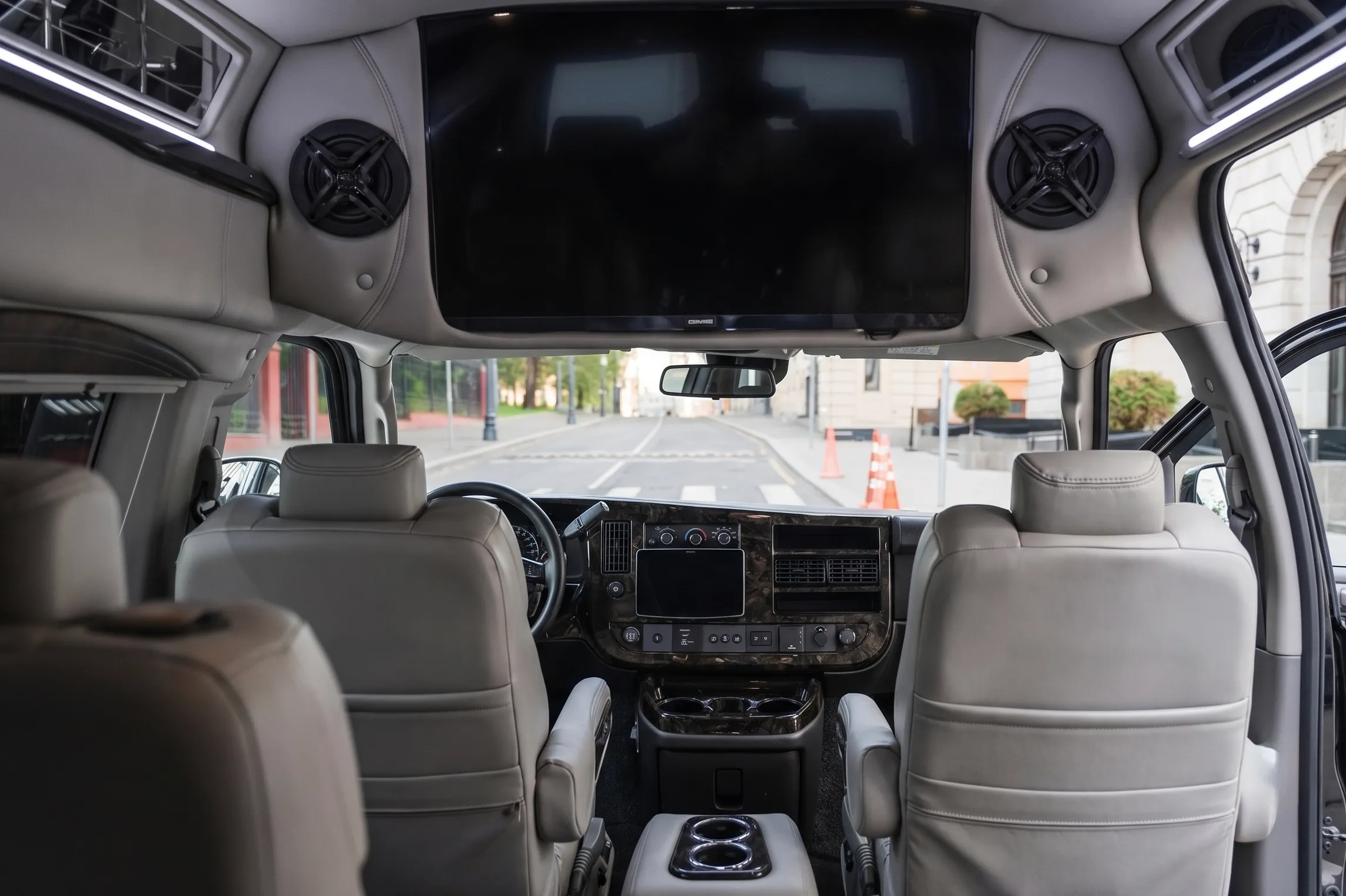 GMC Savana фото 4