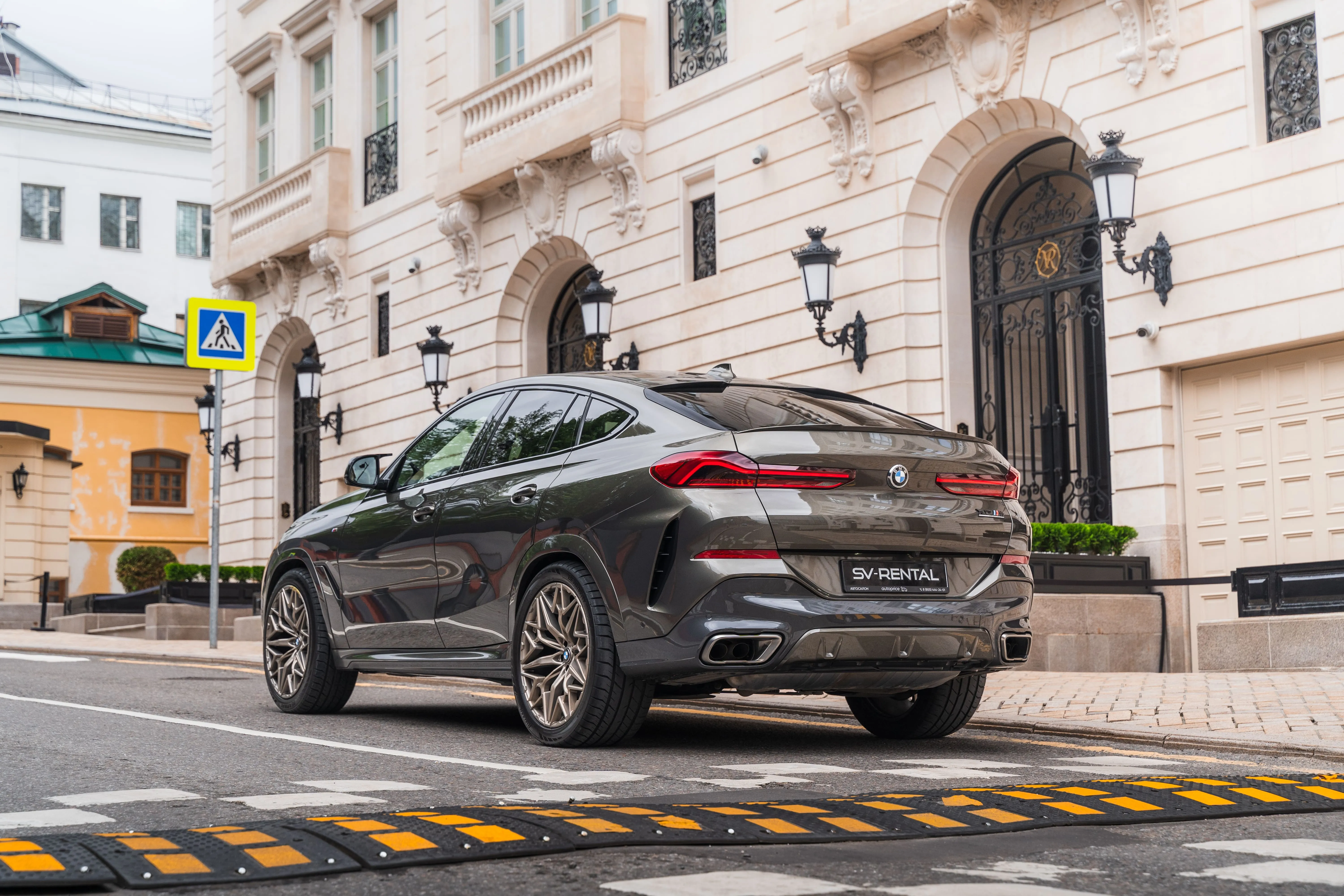 BMW X6 M50i фото 2