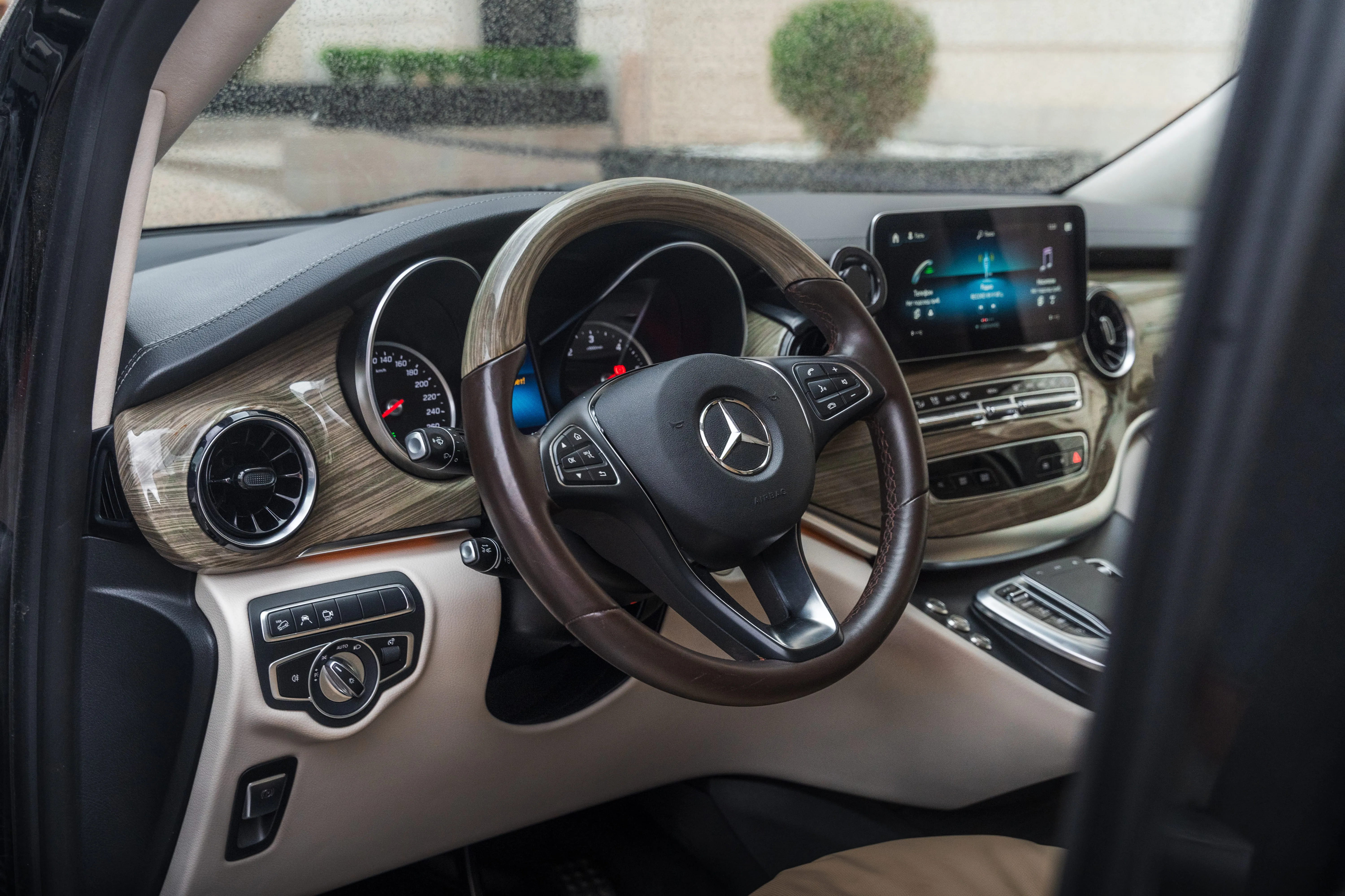 Mercedes-Maybach V-Class фото 6
