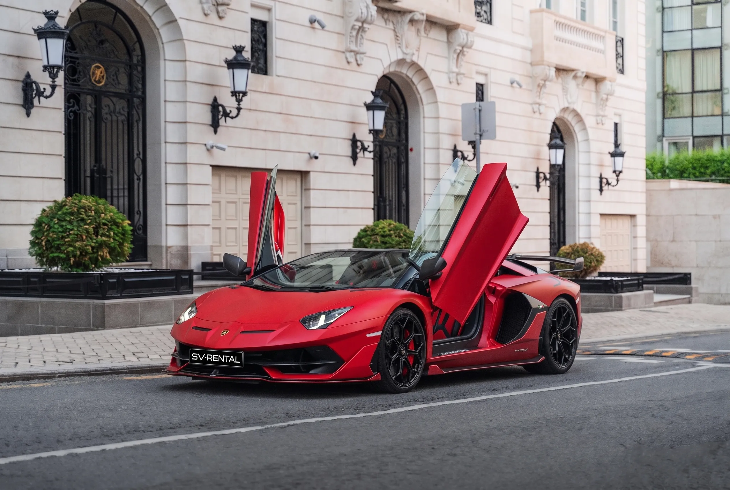 Lamborghini Aventador SVJ Roadster фото 1