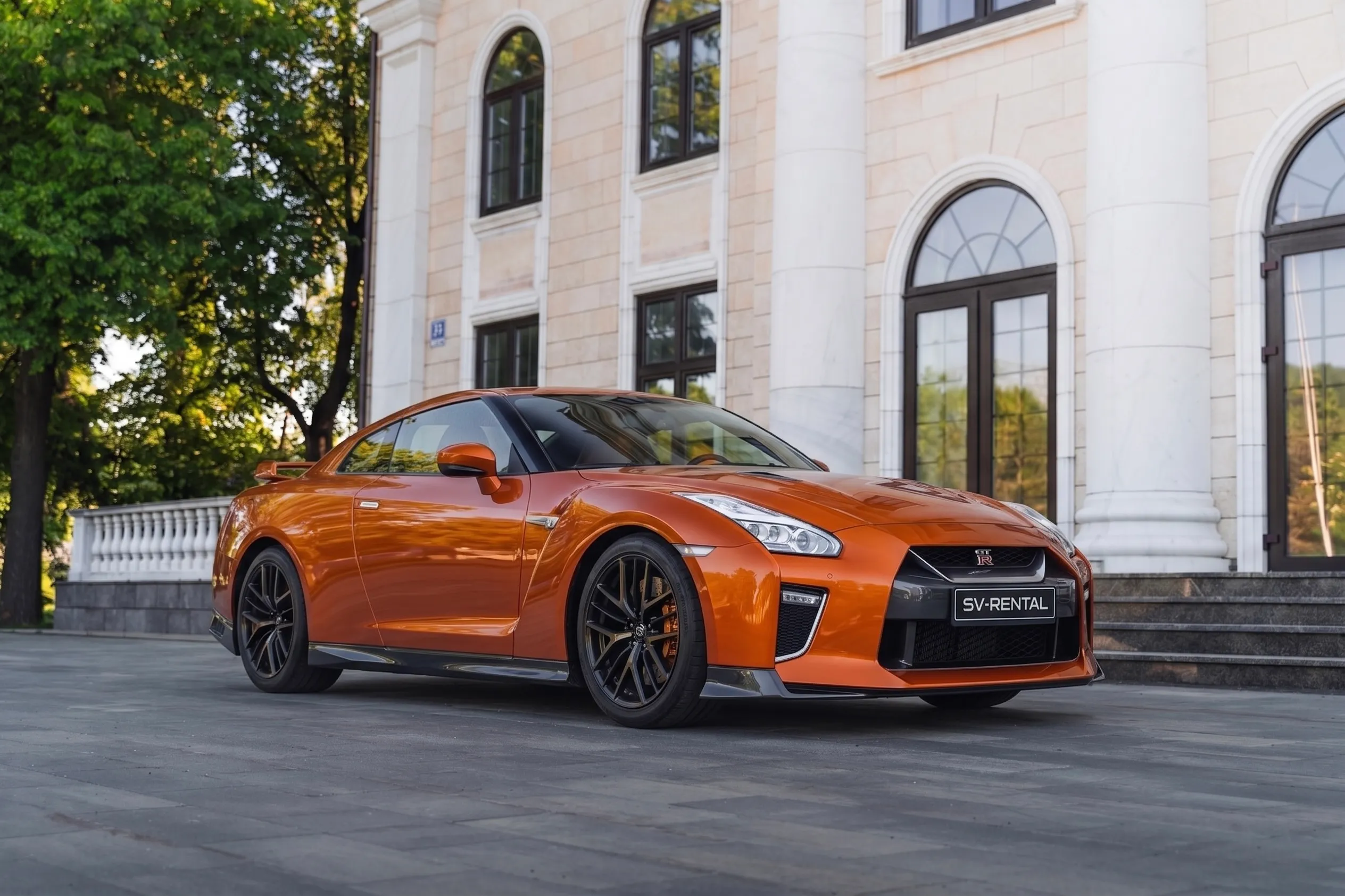Nissan GT-R фото 3