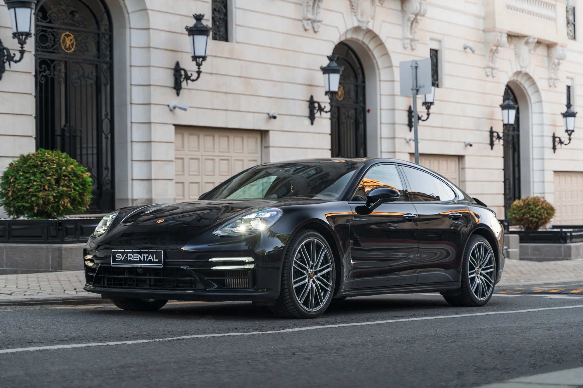 Porsche Panamera 4 фото 1